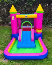 malý skákací hrad